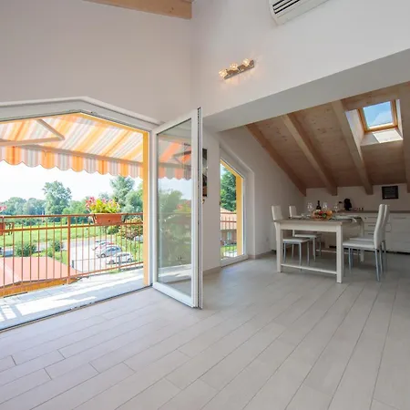 Silver - Happy Apartment Angera