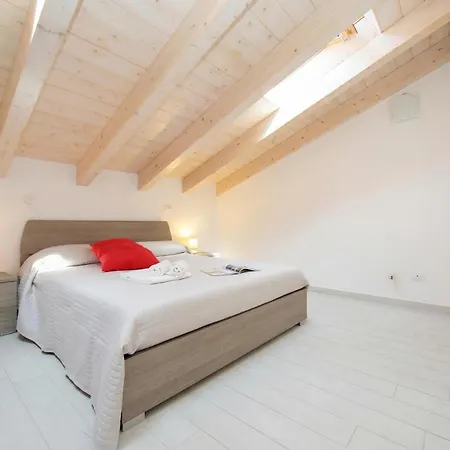 Silver - Happy Apartman Angera