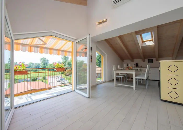 Silver - Happy Apartment Angera